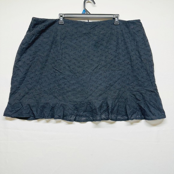 Nasty Gal NWT Black Eyelet Cotton Mini Skirt with Liner and Side Zip Women's 20 - Picture 7 of 9